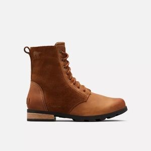 Sorel Emelie Short Lace Boots, Size 6 1/2